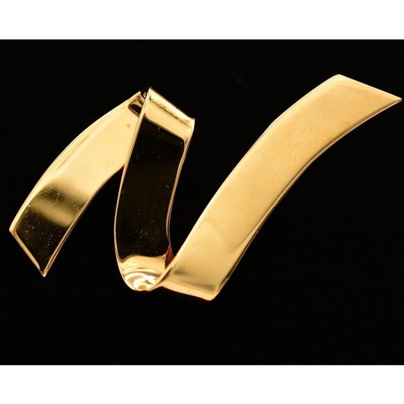 Monet Vintage Ribbon Pin Brooch Ribbon Gold Tone Shiny Chunky Signed 1980s Bin1 - Picture 1 of 12